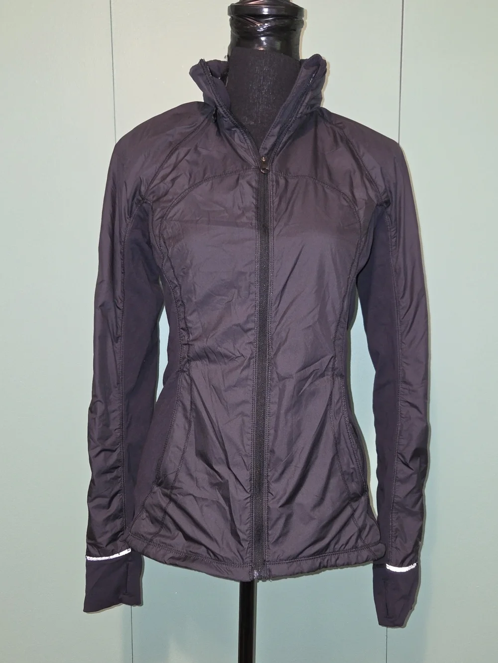 Lululemon Women’s Black Lined Zip-Up Hide Away Hood Jacket Size 6